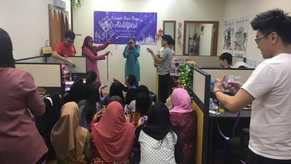 Making ketupat using ribbon and Challenging game for Selamat Hari Raya June 2019